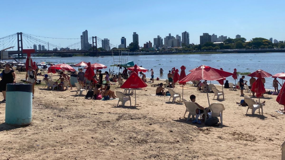 Con el verano en marcha y miles de santafesinos eligiendo las playas de la ciudad para pasar sus días