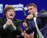 El senador brasileño, hijo del exmandatario Jair Bolsonaro, publicó un extenso comunicado a través de sus redes sociales con el lema: “Futuro presidente de Brasil”. El senador brasileño, hijo del exmandatario Jair Bolsonaro, publicó un extenso comunicado a través de sus redes sociales con el lema: “Futuro presidente de Brasil”.