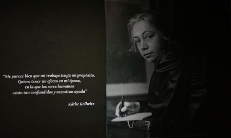 Käthe Kollwitz, una de las grandes maestras del expresionismo alemán, transformó el dolor social y personal en un lenguaje visual que marcó a generaciones de artistas en todo el mundo. Käthe Kollwitz, una de las grandes maestras del expresionismo alemán, transformó el dolor social y personal en un lenguaje visual que marcó a generaciones de artistas en todo el mundo.
