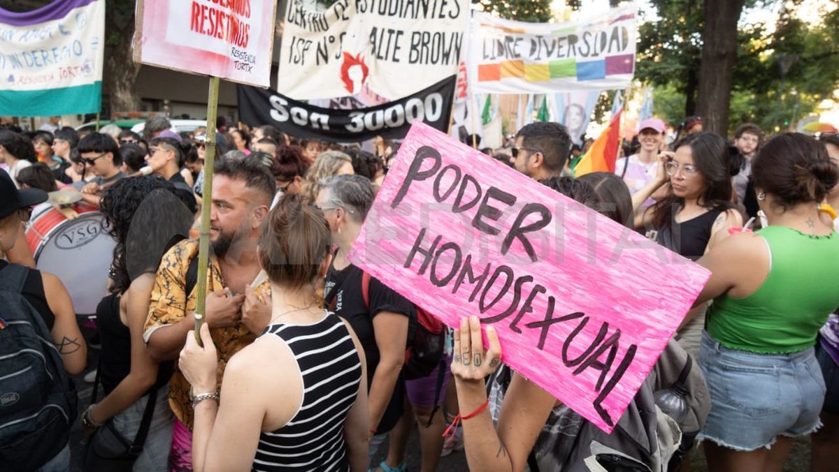 La Marcha Federal Antifascista y Antirracista se realizó este sábado en Santa Fe. La Marcha Federal Antifascista y Antirracista se realizó este sábado en Santa Fe.