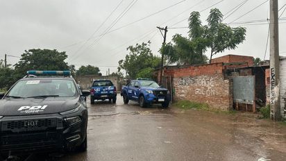 Allanamiento en Barrio Coronel Dorrego: fueron a buscar una moto robada en agosto y encontraron droga