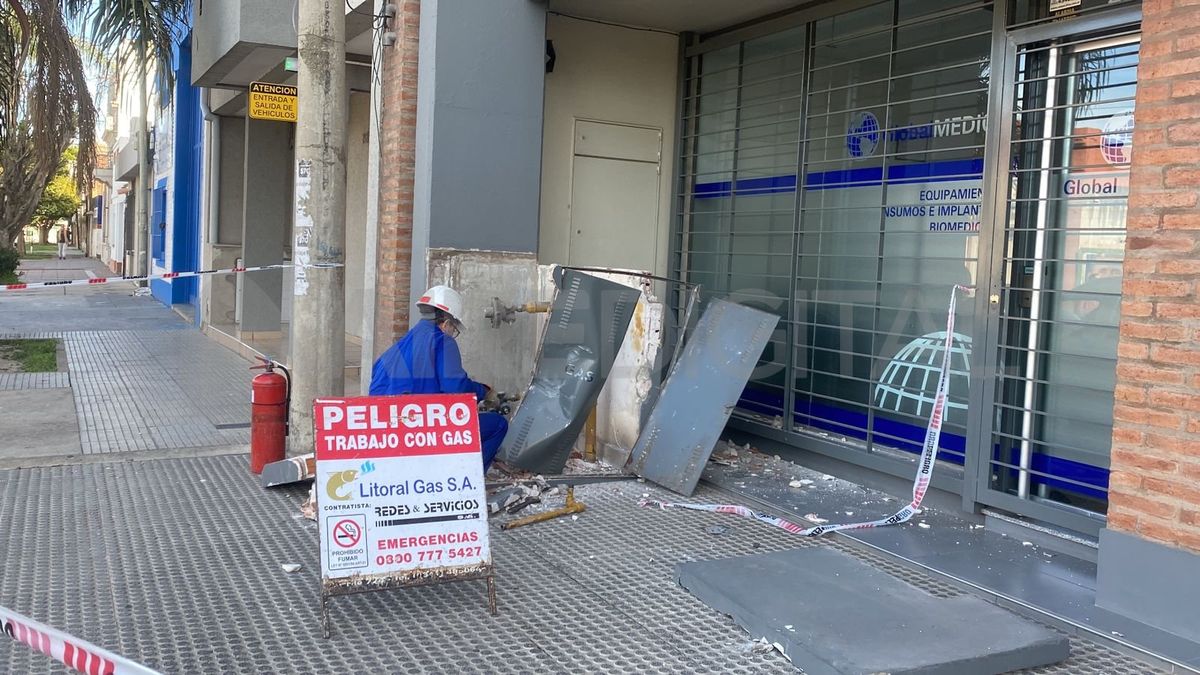 Una fuga de gas se produjo en la ciudad de Santa Fe luego de que una camioneta atropellara una casilla&nbsp;