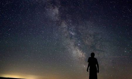 Hay tantas maneras de conocer el cielo como personas en la Tierra. Hay tantas maneras de conocer el cielo como personas en la Tierra.