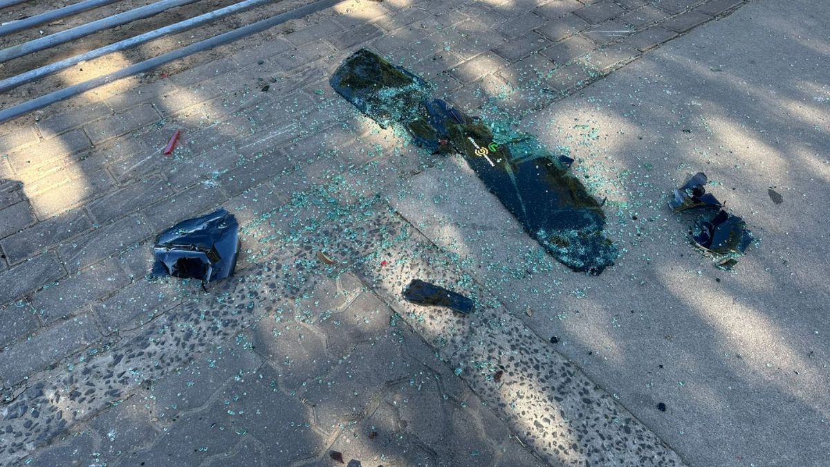 El impacto generó importantes daños en el auto. El impacto generó importantes daños en el auto.