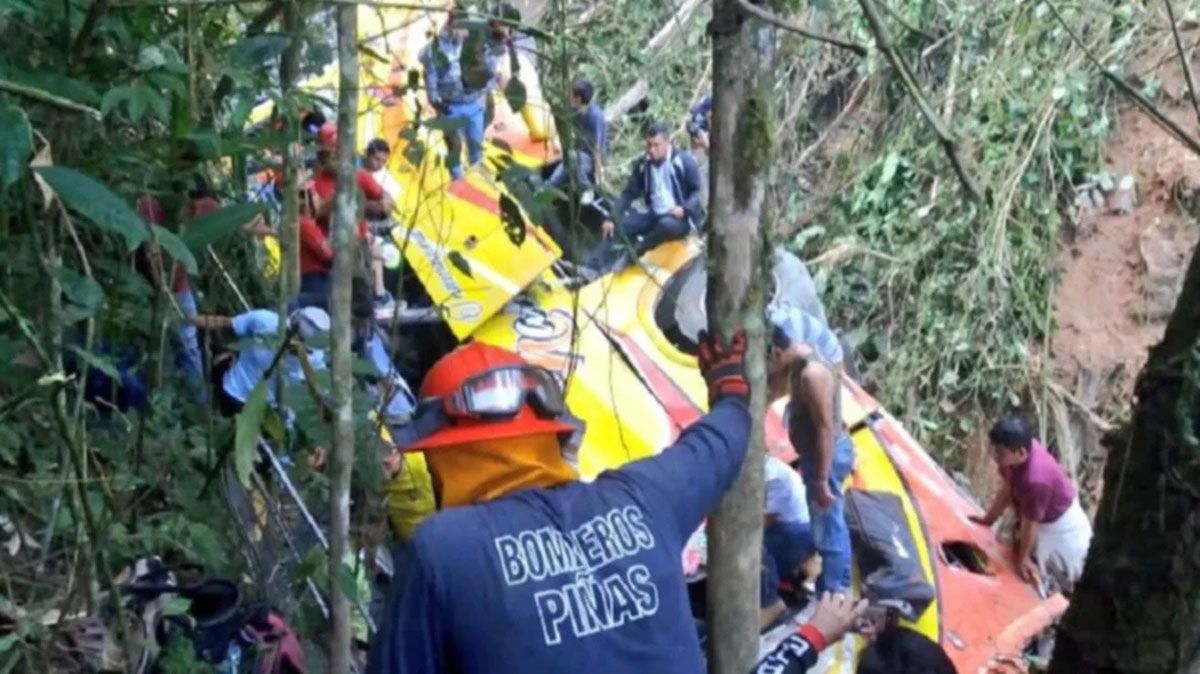 El ómnibus se precipitó hacia un abismo de unos 100 metros.