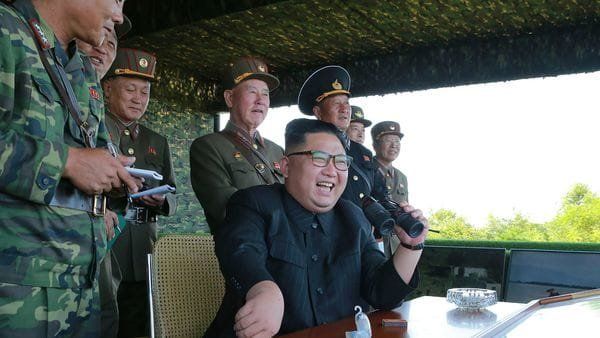 Pyongyang promete más “regalos” para EEUU