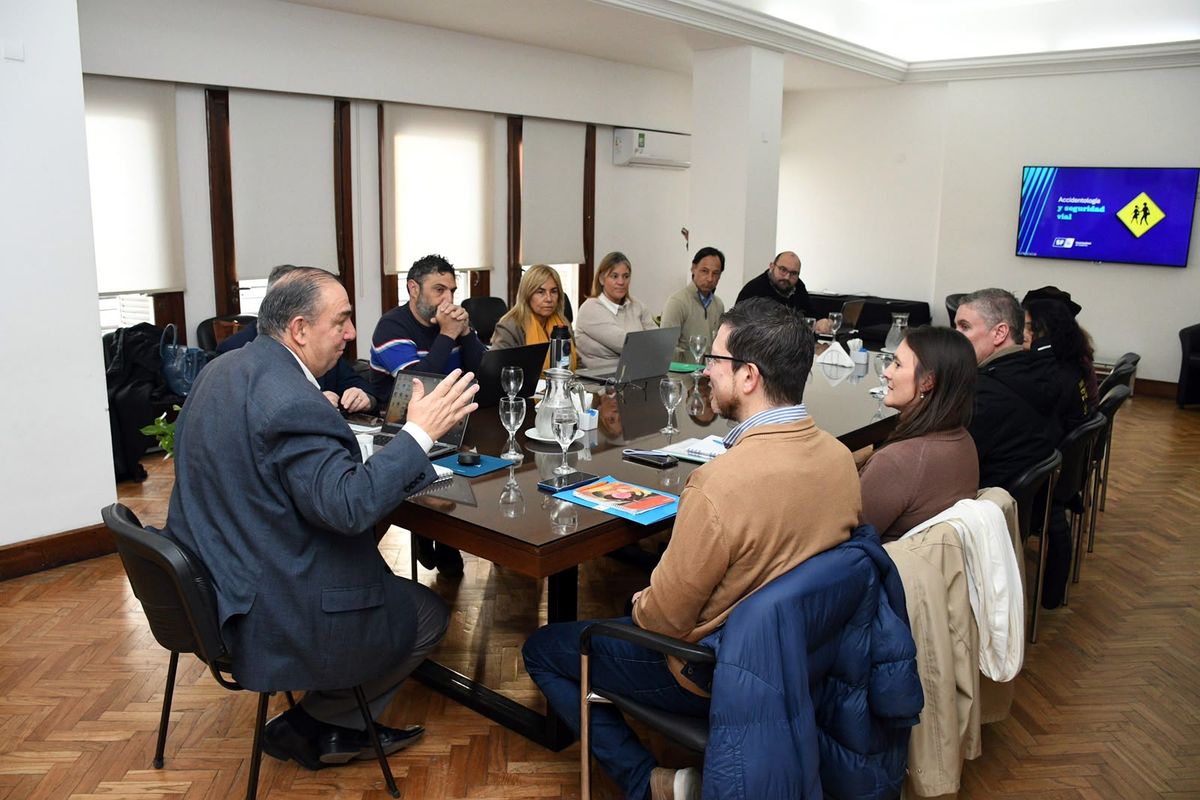 La convocatoria impulsada por el mismo intendente tuvo como objetivo conocer en profundidad la metodología de trabajo de estas organizaciones, dar a conocer las acciones que desarrolla el municipio en la materia, y compartir e intercambiar miradas acerca de futuros proyectos educativos y de concientización. La convocatoria impulsada por el mismo intendente tuvo como objetivo conocer en profundidad la metodología de trabajo de estas organizaciones, dar a conocer las acciones que desarrolla el municipio en la materia, y compartir e intercambiar miradas acerca de futuros proyectos educativos y de concientización.