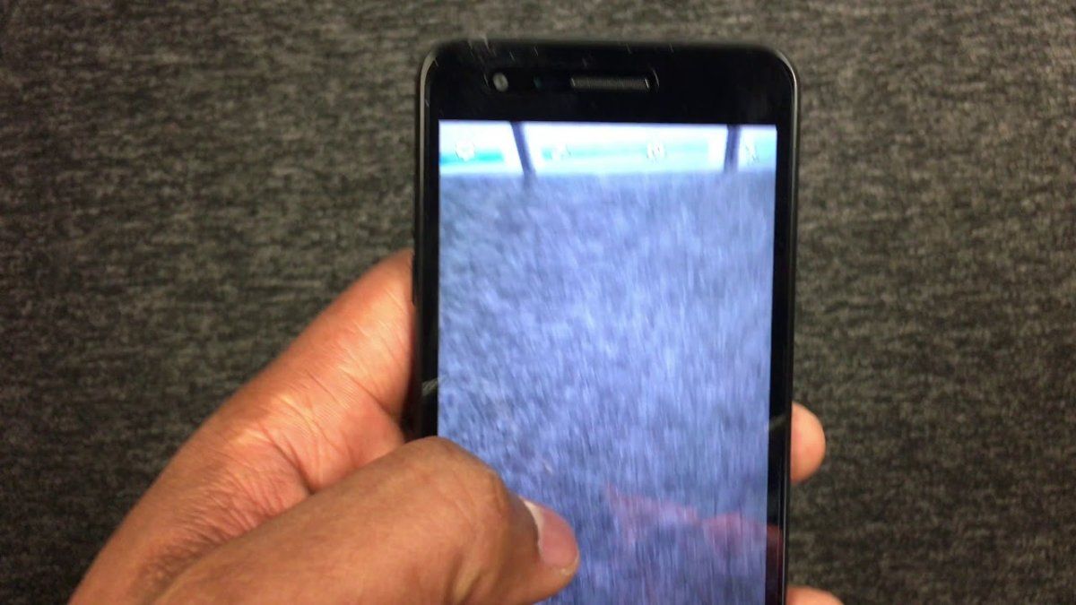 Básicamente existen 3 motivos por los que la cámara de un móvil hace fotos borrosas o desenfocadas.