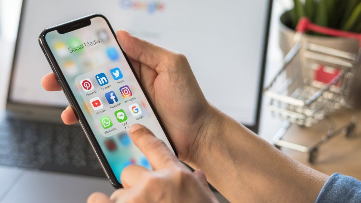 más de 4.600 millones de personas hacen uso de las redes sociales.