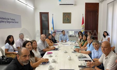 La primera reunión del año de la paritaria docente se hizo en la sede del Ministerio de Trabajo de la provincia de Santa Fe. La primera reunión del año de la paritaria docente se hizo en la sede del Ministerio de Trabajo de la provincia de Santa Fe.