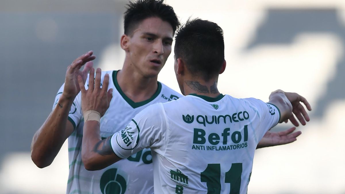 Sarmiento de Junín goleó a Douglas Haig y avanza en la Copa Argentina