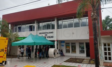 Trabajadores denuncian despidos en la Municipalidad de Sauce Viejo. Trabajadores denuncian despidos en la Municipalidad de Sauce Viejo.