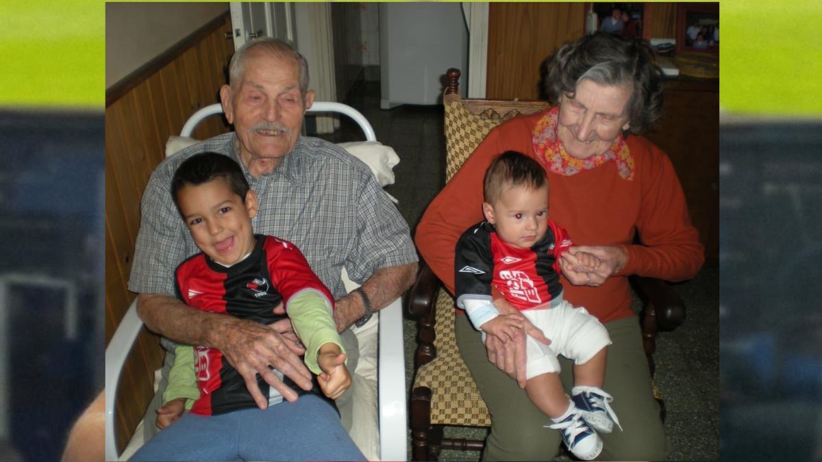Marco Cerra con sus bisabuelos paternos.
