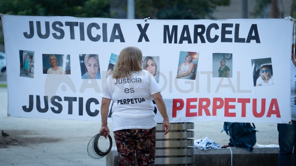 Marcela Maydana fue vista por última vez el sábado 3 de abril a la noche. Su cuerpo fue hallado el miércoles 7 en un zanjón. Marcela Maydana fue vista por última vez el sábado 3 de abril a la noche. Su cuerpo fue hallado el miércoles 7 en un zanjón.