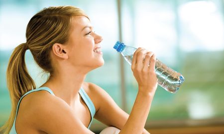 ¿Mantenés limpias tus botellas de agua? Cómo lavarlas para evitar hongos ¿Mantenés limpias tus botellas de agua? Cómo lavarlas para evitar hongos
