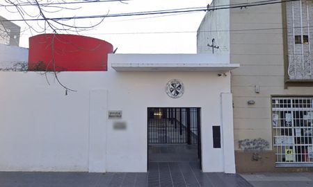 El Colegio Sangrada Familia de la ciudad de Santa Fe está ubicado en 4 de Enero 1246. El Colegio Sangrada Familia de la ciudad de Santa Fe está ubicado en 4 de Enero 1246.