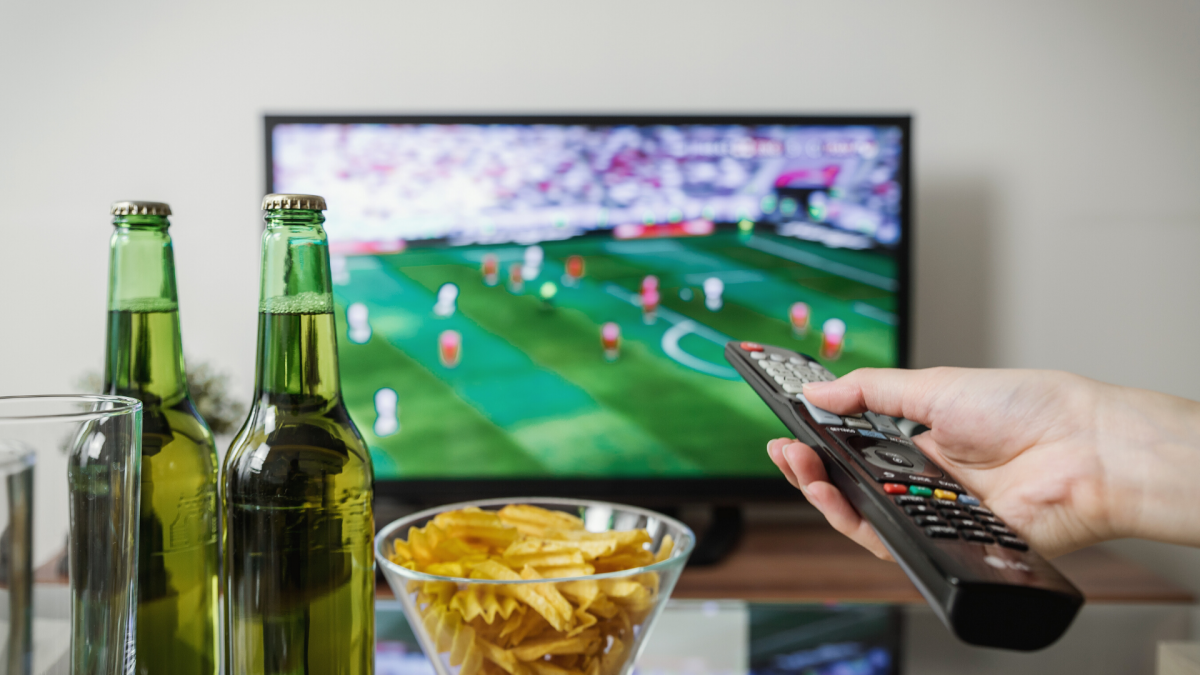 Patentan un modelo de TV que sabrá qué comemos frente a la pantalla