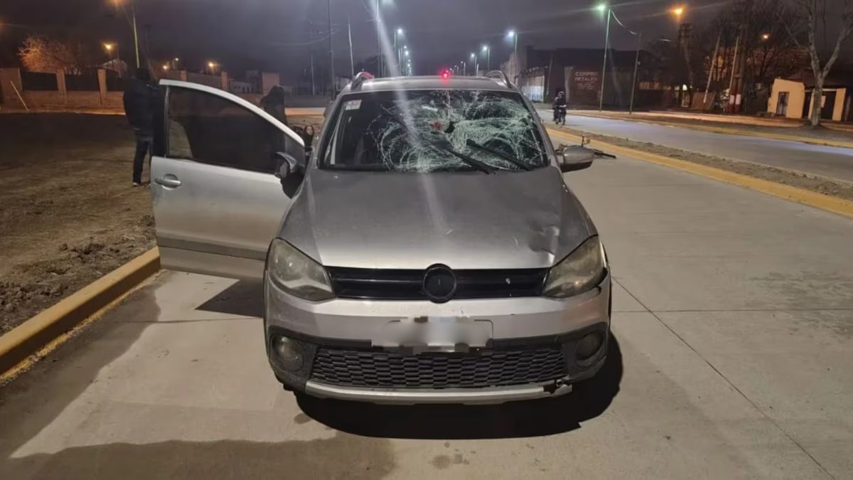 El ciclista falleció tras ser embestido por un auto.