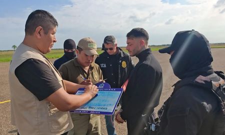 El uruguayo Sebastián Marset construyó, desde las márgenes del Río de la Plata, una organización criminal que llegó a controlar una de las rutas de cocaína más rentables del mundo: la Hidrovía Paraná-Paraguay. El uruguayo Sebastián Marset construyó, desde las márgenes del Río de la Plata, una organización criminal que llegó a controlar una de las rutas de cocaína más rentables del mundo: la Hidrovía Paraná-Paraguay.