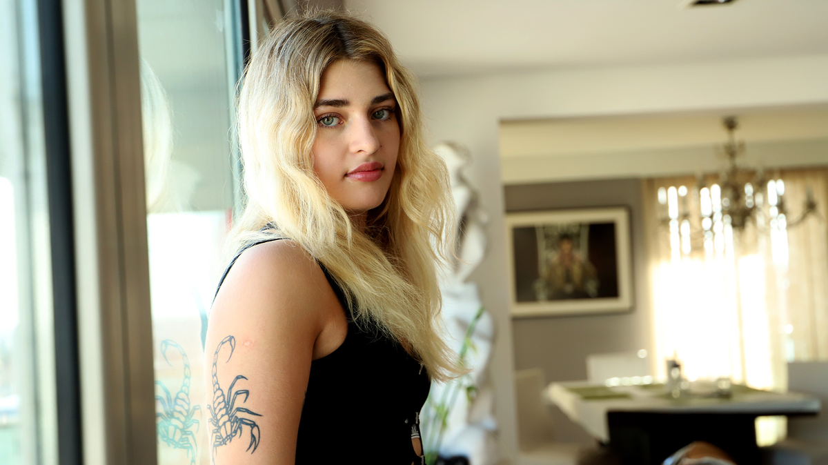 Así es la lujosa casa de Marta Fort en Belgrano: mucho mármol y grifería de cisne