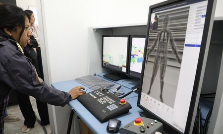 La Cárcel de Coronda contará a partir de la semana que viene con scanners para el control de visitas y personal. La Cárcel de Coronda contará a partir de la semana que viene con scanners para el control de visitas y personal.
