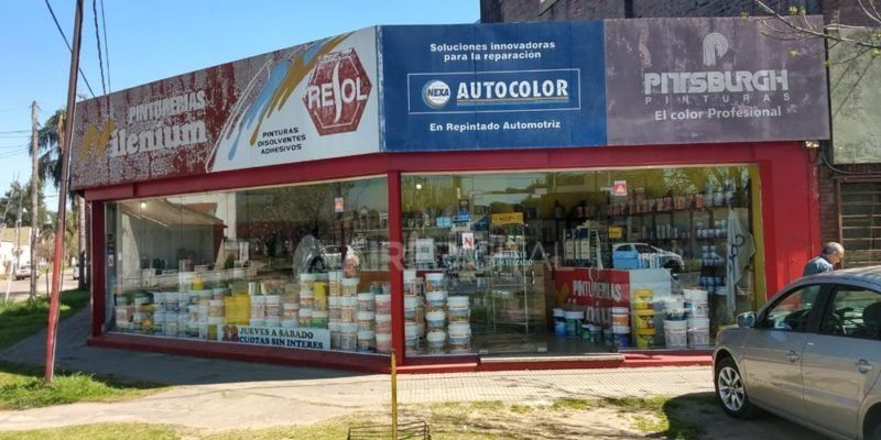 Ingresaron a robar a mano armada en la pinturería Milenium de General Paz