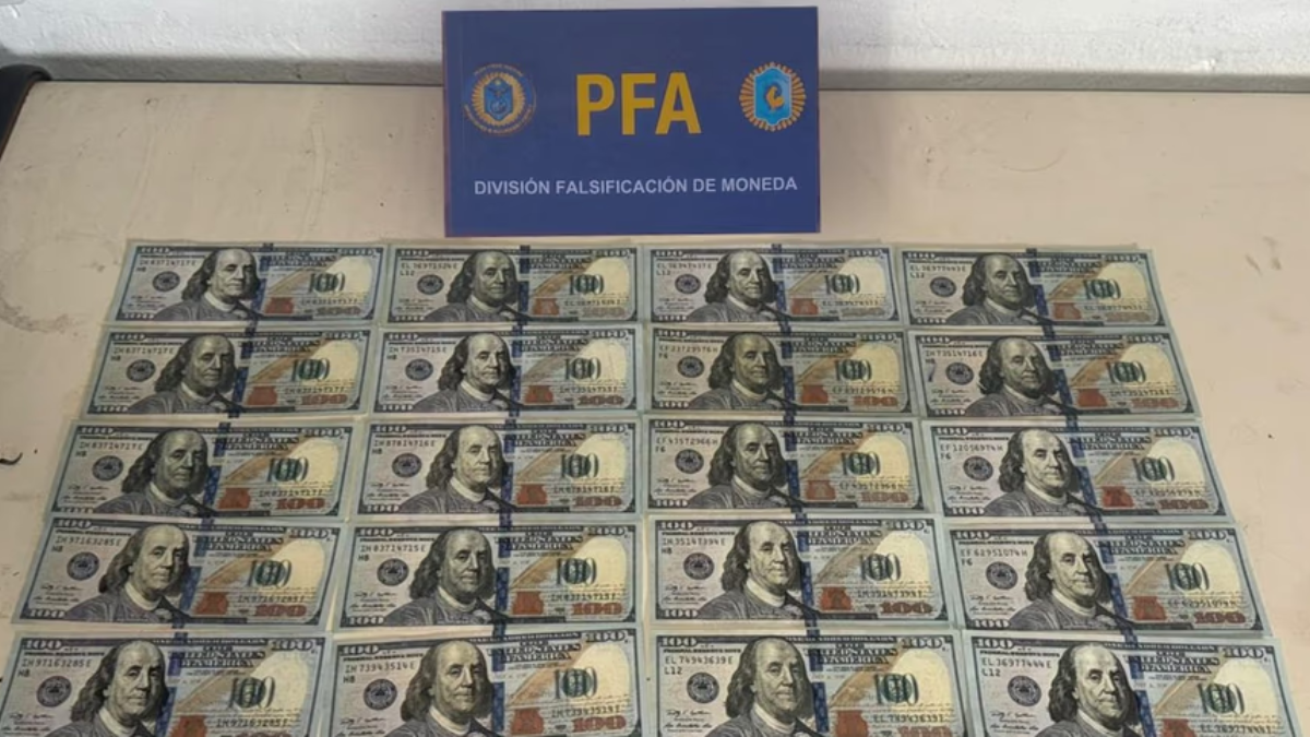 La banda, integrada por seis personas y bautizada por los investigadores como “Los Falsimuladores” utilizaba comercios y locales para insertar el dinero apócrifo en la economía cotidiana.