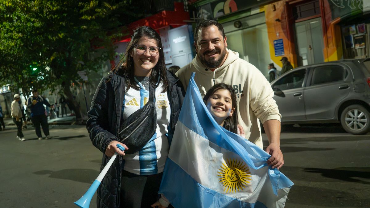 Así festejó Santa Fe la victoria de Argentina contra Inglaterra. Así festejó Santa Fe la victoria de Argentina contra Inglaterra.