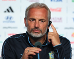 Sébastien Desabre durante una conferencia de prensa en pleno Mundial. Sébastien Desabre durante una conferencia de prensa en pleno Mundial.