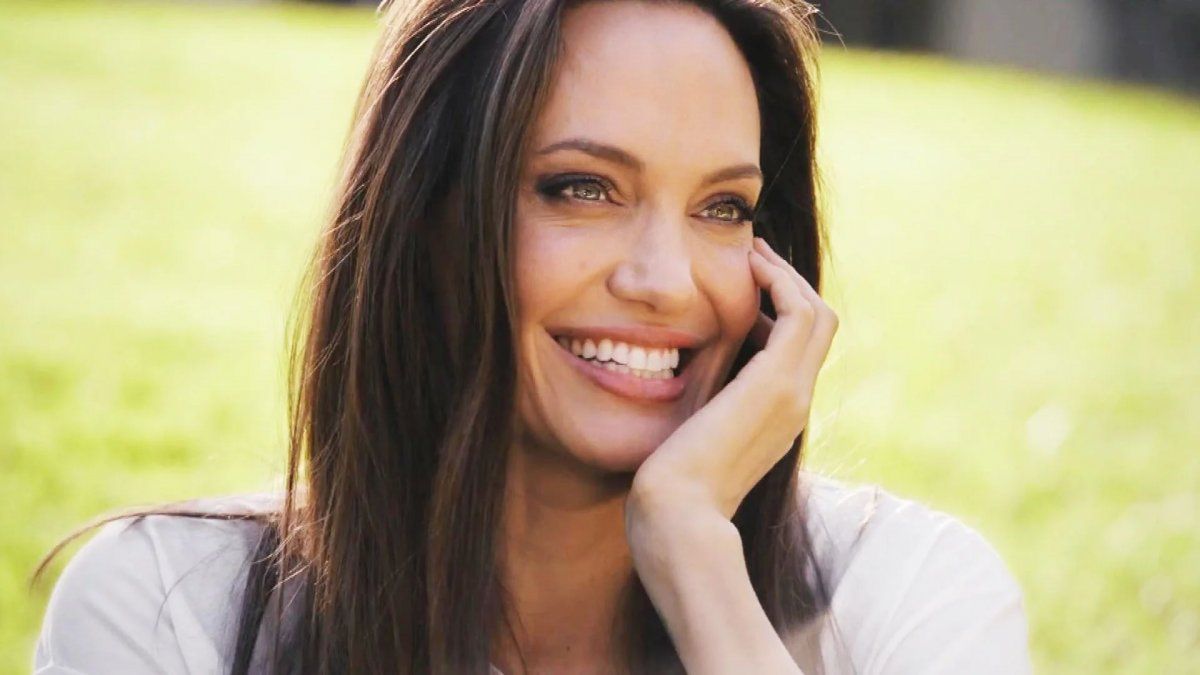 Angelina Jolie mostró la intimidad de su casa en Los Ángeles junto a sus hijos
