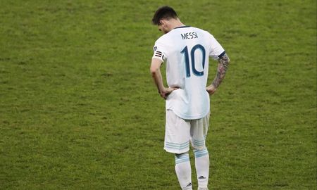 Lionel Messi, entre otros, no podría jugar el Mundial de Qatar 2022 si FIFA mantiene la sanción por la creación de la Superliga Europea. Lionel Messi, entre otros, no podría jugar el Mundial de Qatar 2022 si FIFA mantiene la sanción por la creación de la Superliga Europea.