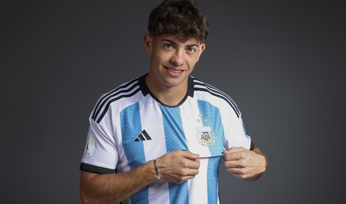 Un santafesino podría llegar al Atlético Madrid del Cholo Simeone: Lo llamó.