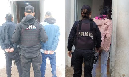 Un tiroteo entre bandas en el norte de Santa Fe terminó con una mujer herida y tres detenidos. Un tiroteo entre bandas en el norte de Santa Fe terminó con una mujer herida y tres detenidos.