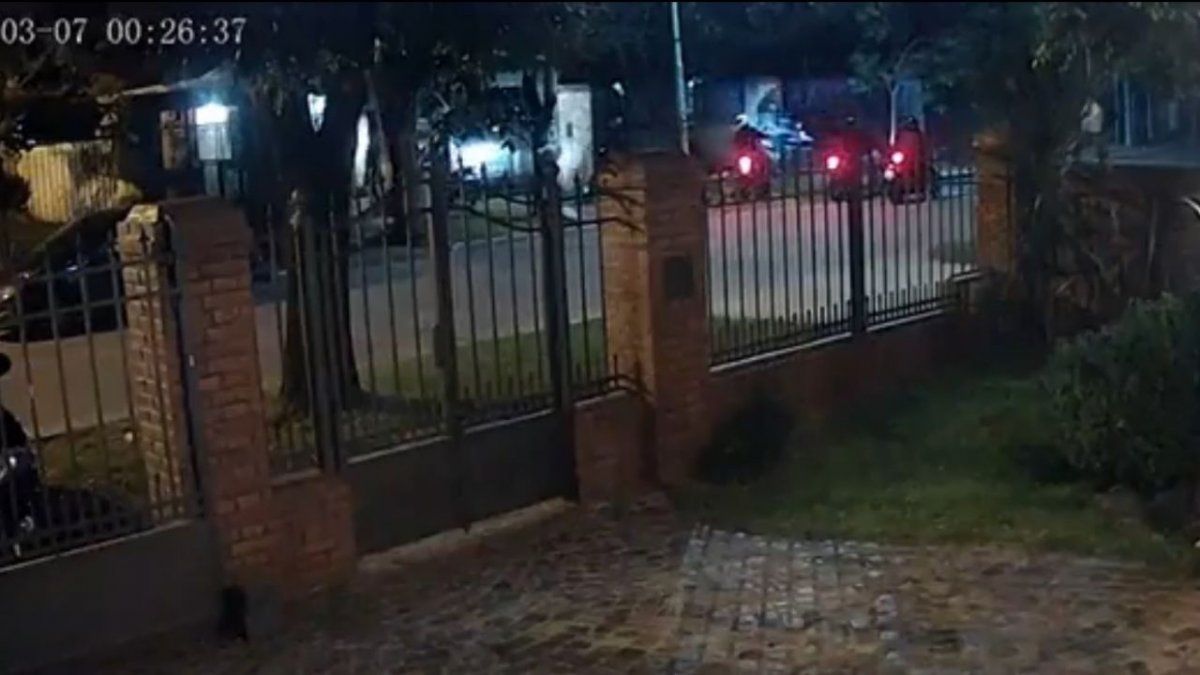 Salvaje robo contra un delivery en Merlo: fue atacado por 10 motochorros