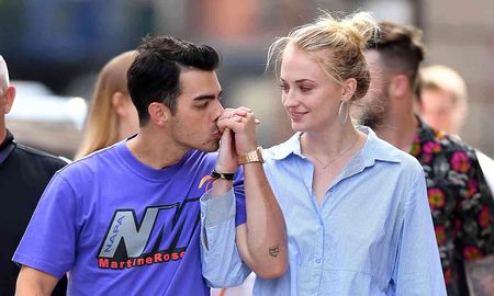 En un gran momento, Joe Jonas se hizo un nuevo tatuaje y aseguran que se trata de la mirada de Sophie Turner En un gran momento, Joe Jonas se hizo un nuevo tatuaje y aseguran que se trata de la mirada de Sophie Turner