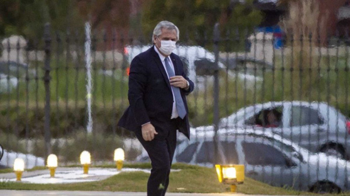 El presidente Alberto Fernández encabezará el domingo a las 12 en el Centro Cultural Kirchner una ceremonia en homenaje a los fallecidos por el covid-19