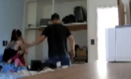 Dos delincuentes armados entraron a su casa en Quilmes. Dos delincuentes armados entraron a su casa en Quilmes.