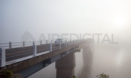 La ciudad y alrededores amaneció con niebla y neblina este viernes. La ciudad y alrededores amaneció con niebla y neblina este viernes.