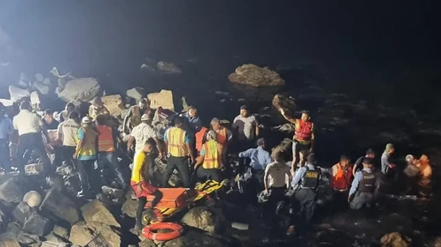 Una avioneta perdió el control y cayó al mar tras despegar en la isla de Roatán con 18 pasajeros.