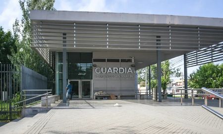 Una de las banderas apareció en el policlínico San Martín de Rosario. Una de las banderas apareció en el policlínico San Martín de Rosario.