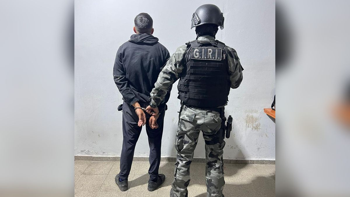 Un joven de 22 años quedó detenido tras el homicidio de un hombre en la zona oeste de Rosario.