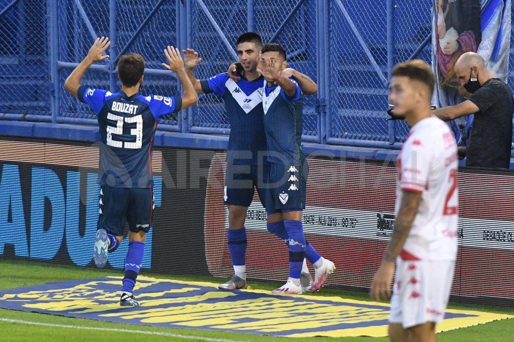 Unión juega este domingo ante Vélez por la octava fecha de la Copa de la Liga. Se enfrentan a partir de las 18.30 con transmisión de Aire de Santa Fe y televisación de la TV Pública.