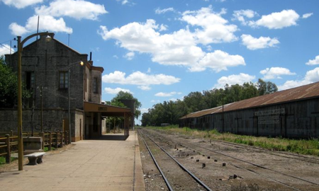 Dentro de la provincia de Buenos Aires se encuentra un pequeño destino parado en el tiempo. Dentro de la provincia de Buenos Aires se encuentra un pequeño destino parado en el tiempo.