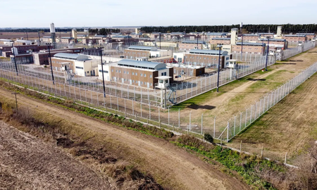 carcel de pinero: detuvieron a un penitenciario que intento entrar con droga y celulares carcel de pinero: detuvieron a un penitenciario que intento entrar con droga y celulares