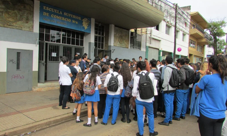 Misiones: intoxicó a sus compañeros tras arrojar gas pimienta en el aula Misiones: intoxicó a sus compañeros tras arrojar gas pimienta en el aula