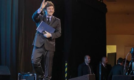 Javier Milei asisitirá a la Feria del Libro y presentará su nuevo libro. Javier Milei asisitirá a la Feria del Libro y presentará su nuevo libro.
