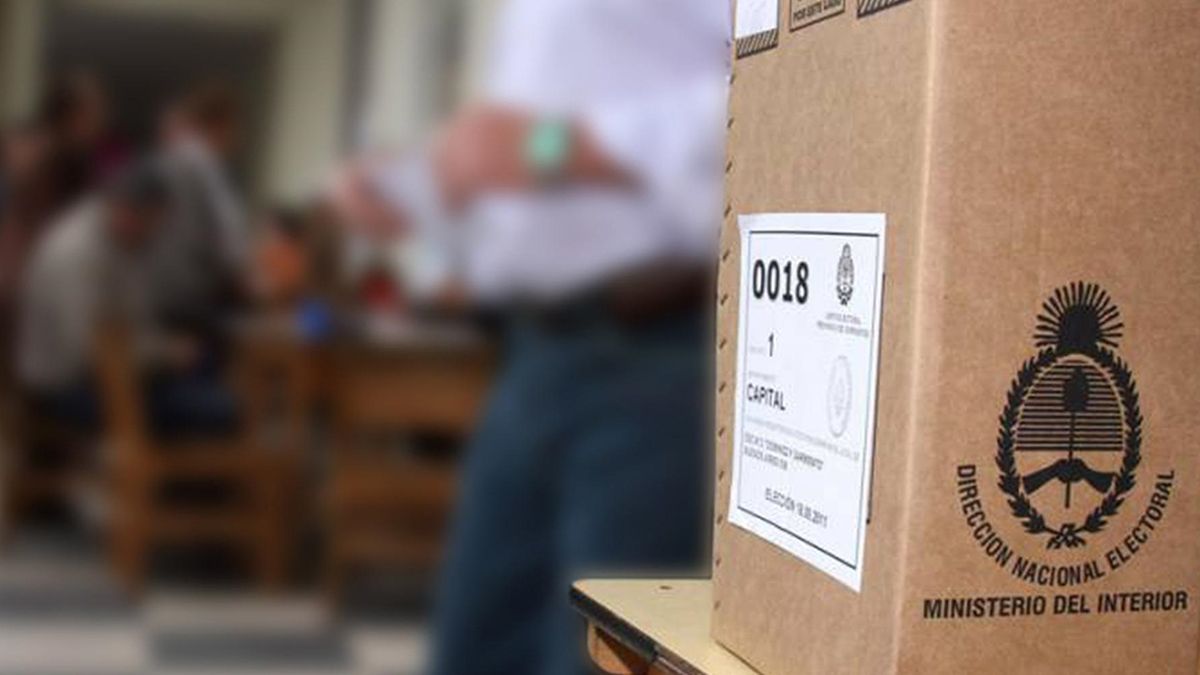 Según los especialistas, con los actuales niveles de covid el día de las elecciones podría haber alrededor de 120.000 ciudadanos argentinos cursando la enfermedad.