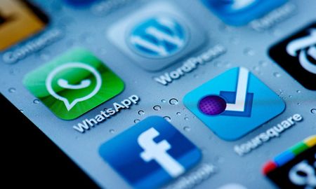 Cómo agregar stickers en tus fotos de WhatsApp