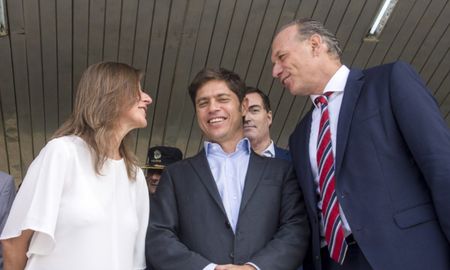 La ministra de Seguridad de la Nación, Sabina Frederic, el gobernador bonaerense Axel Kicillof y el ministro de Seguridad de la provincia de Buenos Aires, Sergio Berni. La ministra de Seguridad de la Nación, Sabina Frederic, el gobernador bonaerense Axel Kicillof y el ministro de Seguridad de la provincia de Buenos Aires, Sergio Berni.