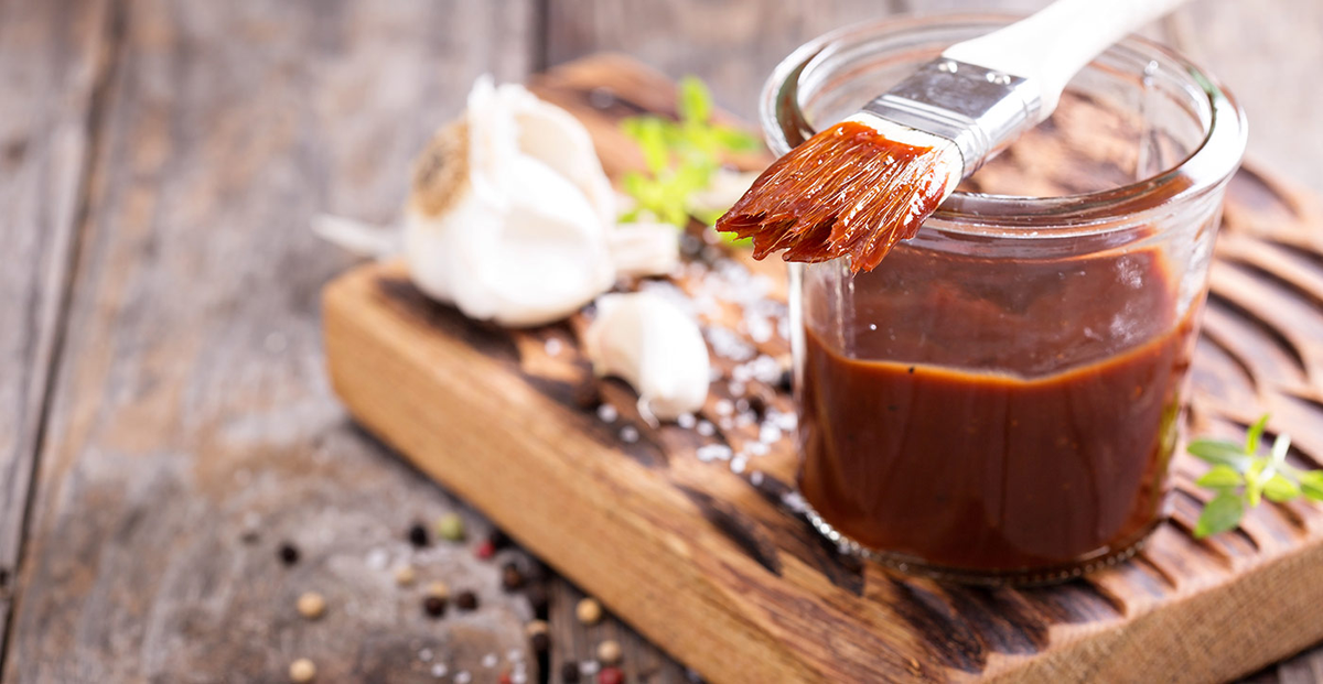 La salsa barbacoa es una excelente opción para preparar en casa y acompañar diferentes platos con carne. La salsa barbacoa es una excelente opción para preparar en casa y acompañar diferentes platos con carne.